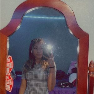 Meet your Posher, Perla